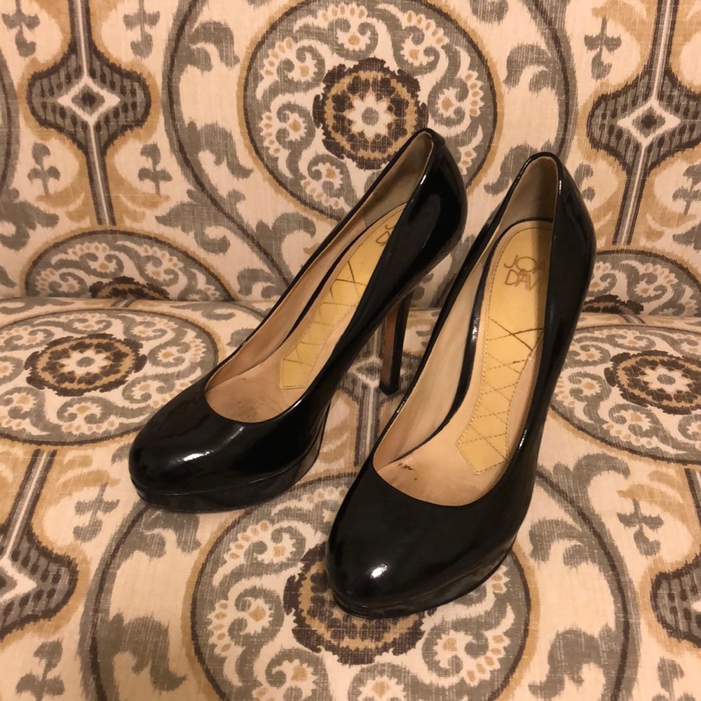 Joan & David Black Patent Leather Pumps